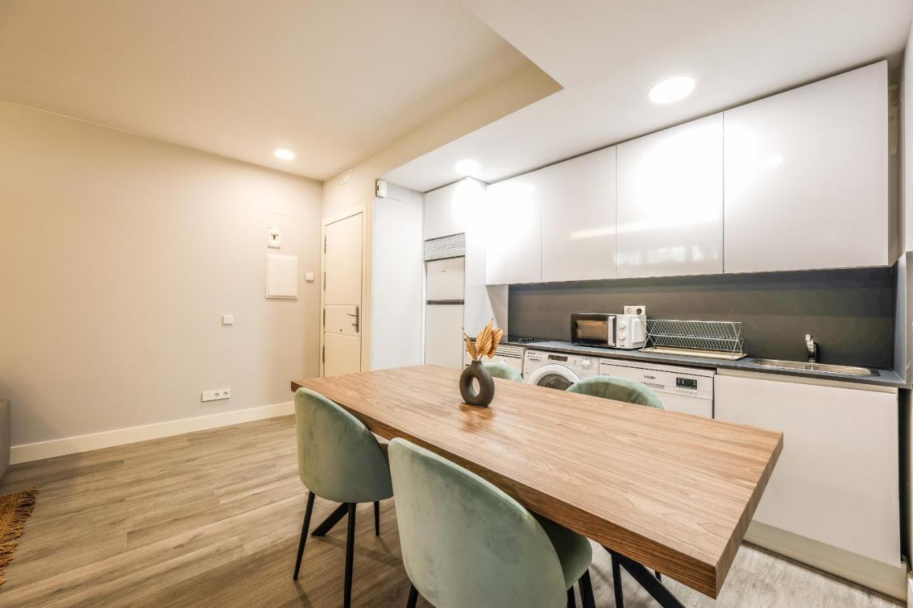 Apartamentos Reformados En Arturo Soria Мадрид Екстериор снимка