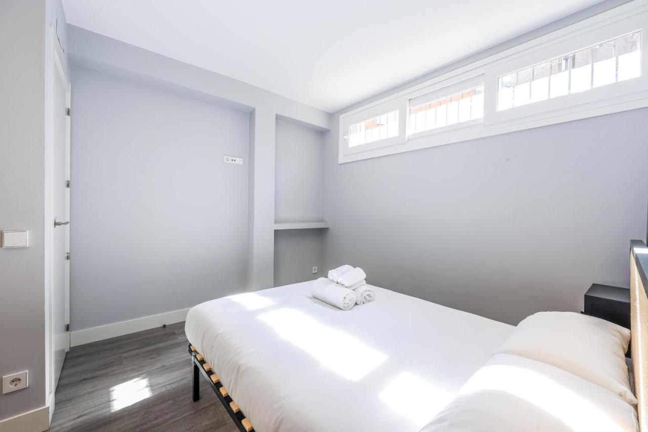 Apartamentos Reformados En Arturo Soria Мадрид Екстериор снимка